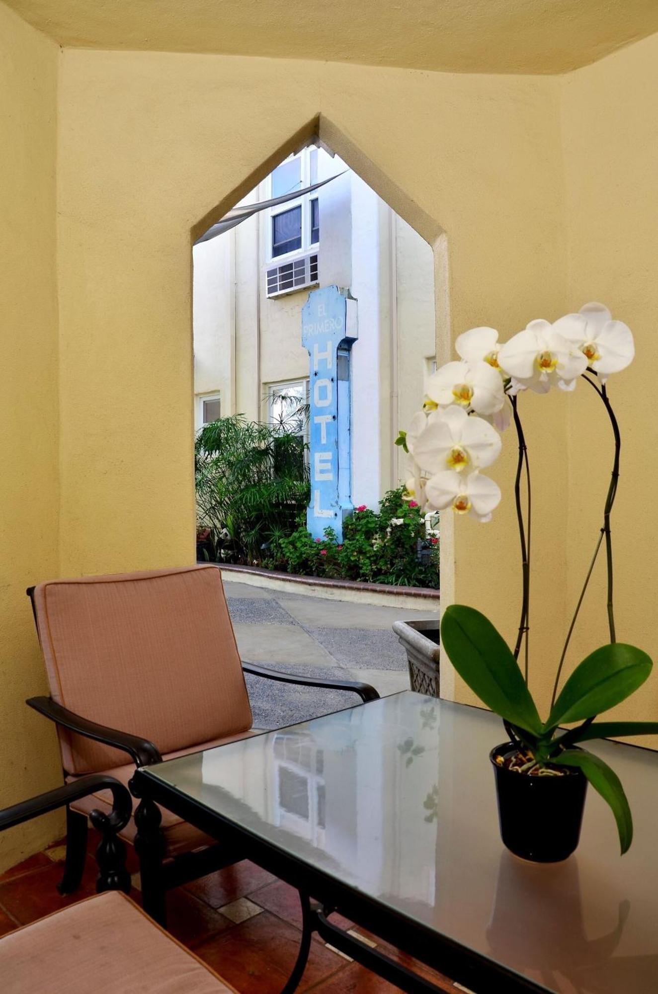 El Primero Boutique 3*